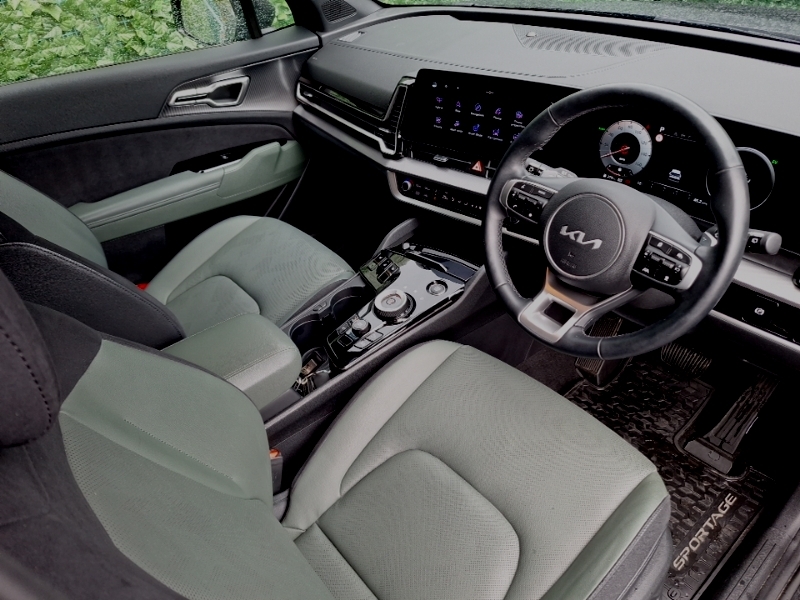 Kia Sportage 1.6T Gdi Hev Shadow SP25UDX Black #6