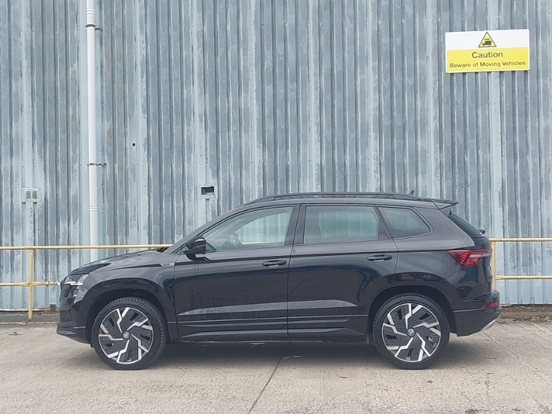 Skoda Karoq 2.0 Tdi 150 Sportline 4X4 Dsg Black #4