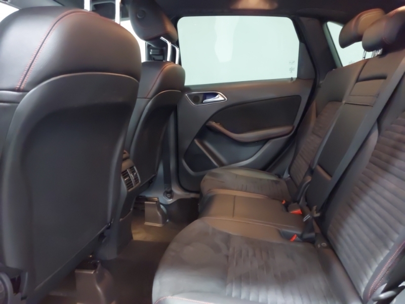 Mercedes-Benz B Class B180 Amg Line Premium Black #6