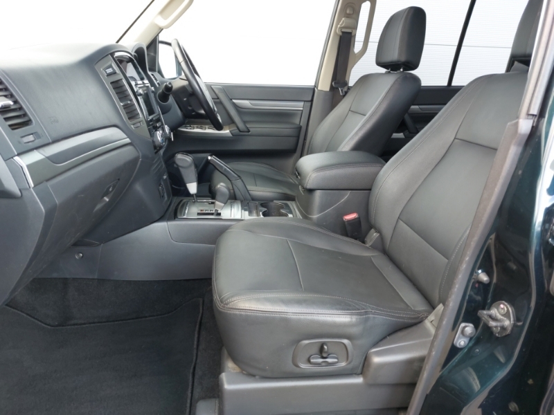 Mitsubishi Shogun 3.2 Di-dc 187 Sg3 WN66PXK Green #5