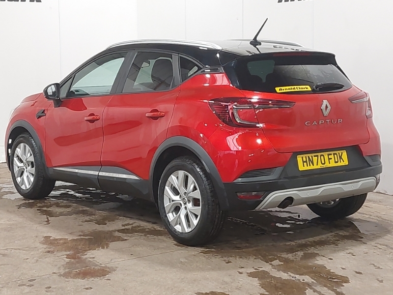 Renault Captur 1.3 Tce 130 Iconic HN70FDK Red #2