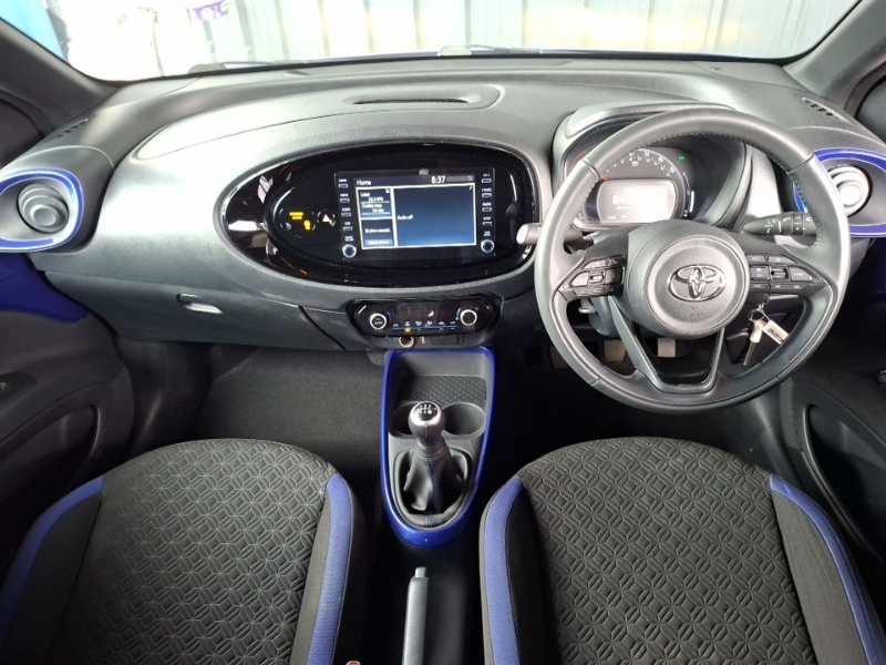 Toyota Aygo X 1.0 Vvt-i Edge URZ6140 Blue #3