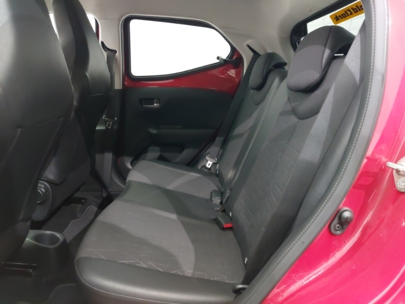 Toyota Aygo 1.0 Vvt-i X-clusiv X-shift YP70DZZ Red #6