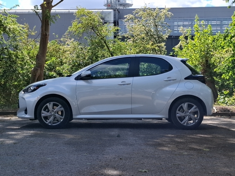 Toyota Yaris 1.5 Hybrid Icon Cvt CP25PXT White #4