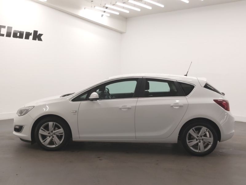 Vauxhall Astra 1.6I 16V Sri White #4