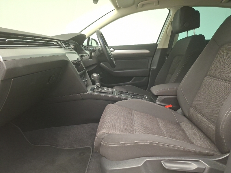 Volkswagen Passat 1.5 Tsi Evo 150 Se Business Dsg White #5