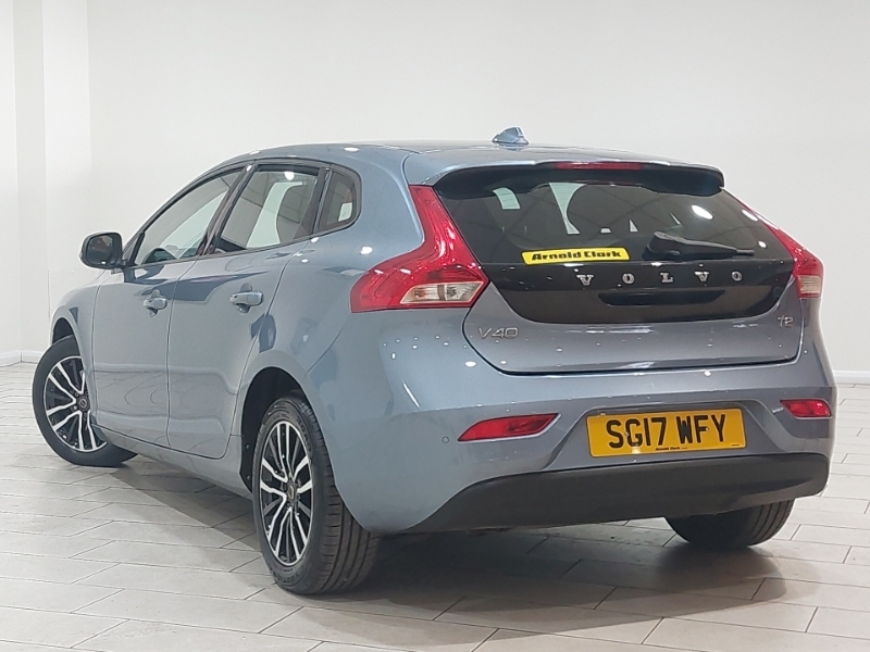 Volvo V40 T2 122 Momentum Nav Plus SG17WFY Blue #2