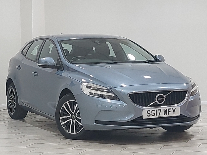 Volvo V40 T2 122 Momentum Nav Plus SG17WFY Blue #4