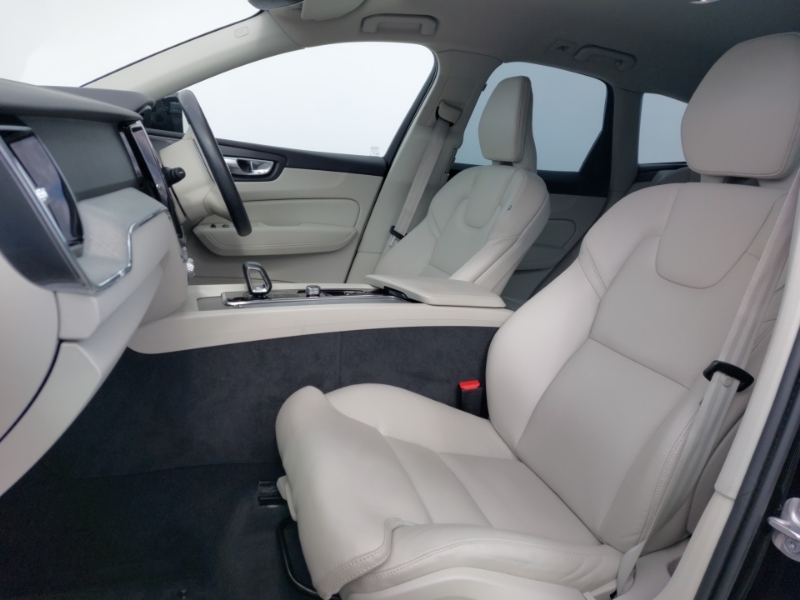 Volvo XC60 2.0 B4d Plus Dark Awd Geartronic KR23STX Black #5