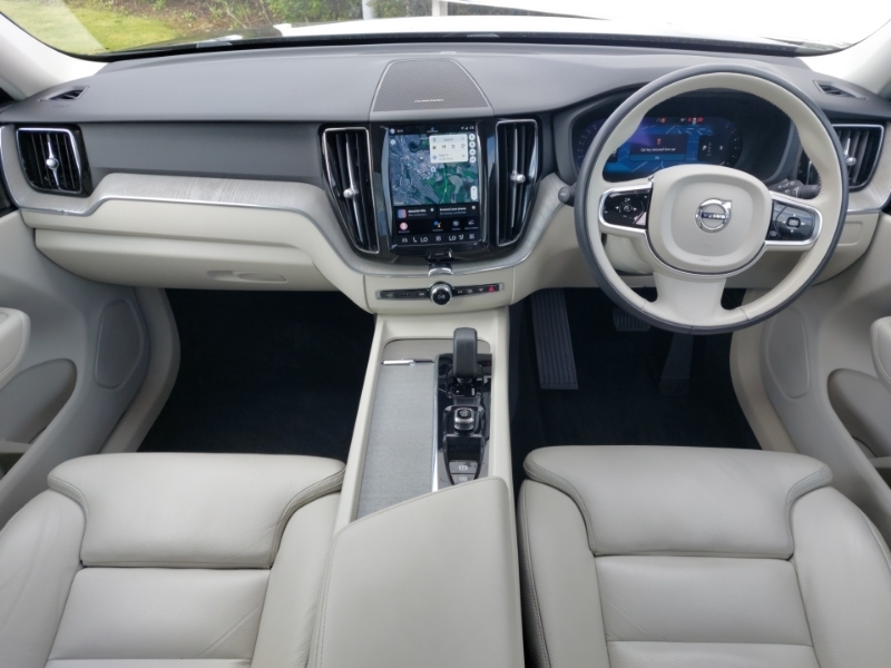 Volvo XC60 2.0 B4d Plus Dark Awd Geartronic KR23STX Black #3
