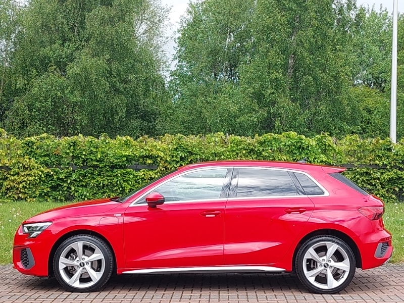 Audi A3 40 Tfsi E S Line S Tronic Red #4