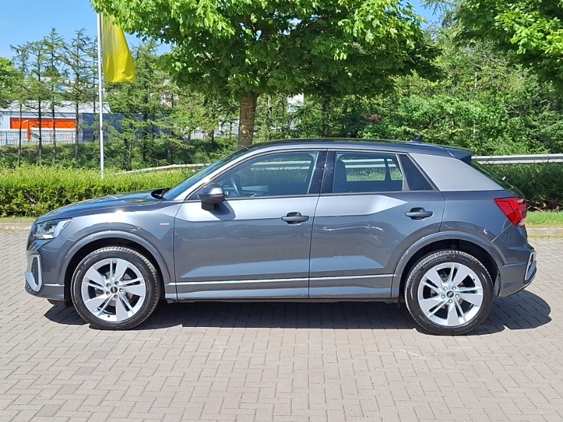 Audi Q2 35 Tfsi S Line S Tronic RE23BZD Grey #4