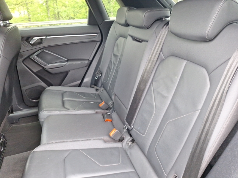 Audi Q3 35 Tfsi Black Edition S Tronic LG22YMF Black #6