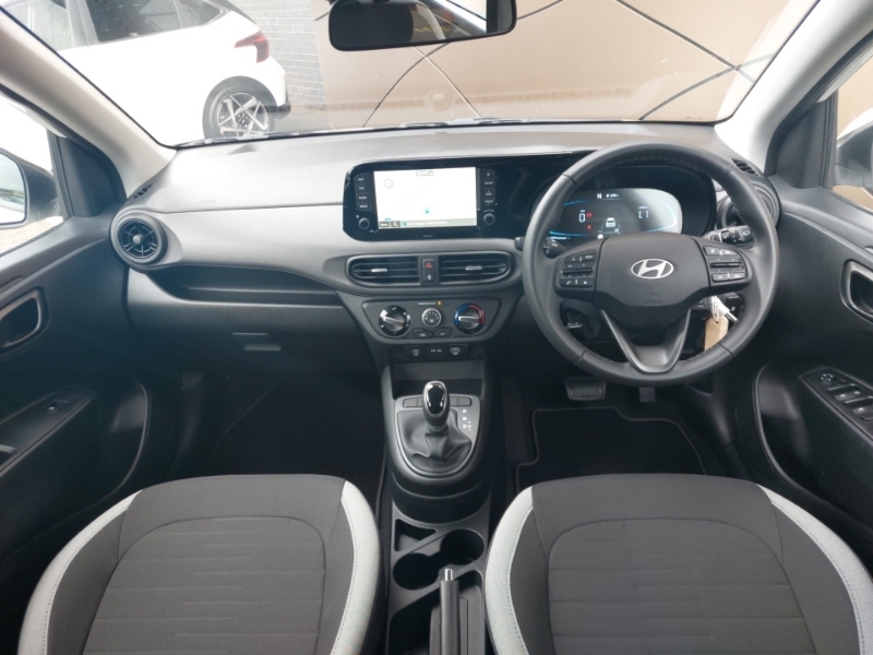 Hyundai I10 1.0 63 Advance Nav EF25MPV White #3
