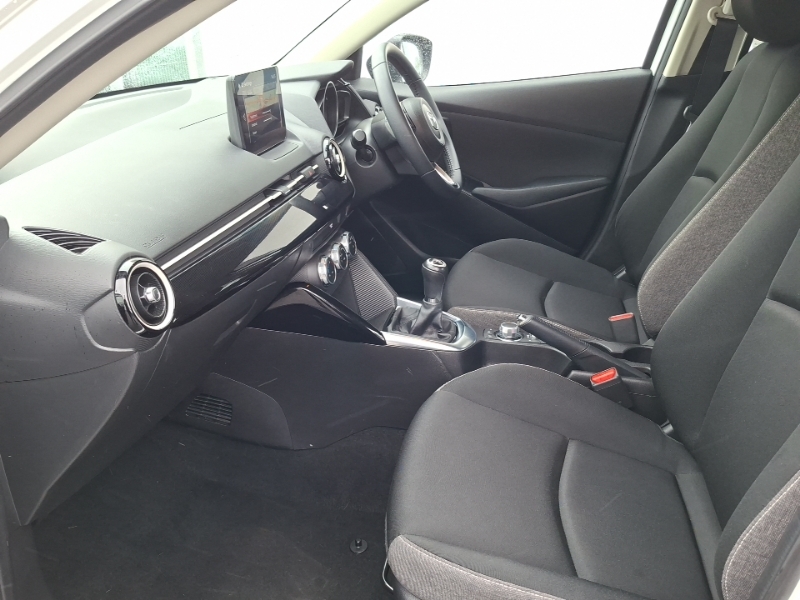 Mazda 2 1.5 Skyactiv G 75 Centre-line BW24KPP White #5