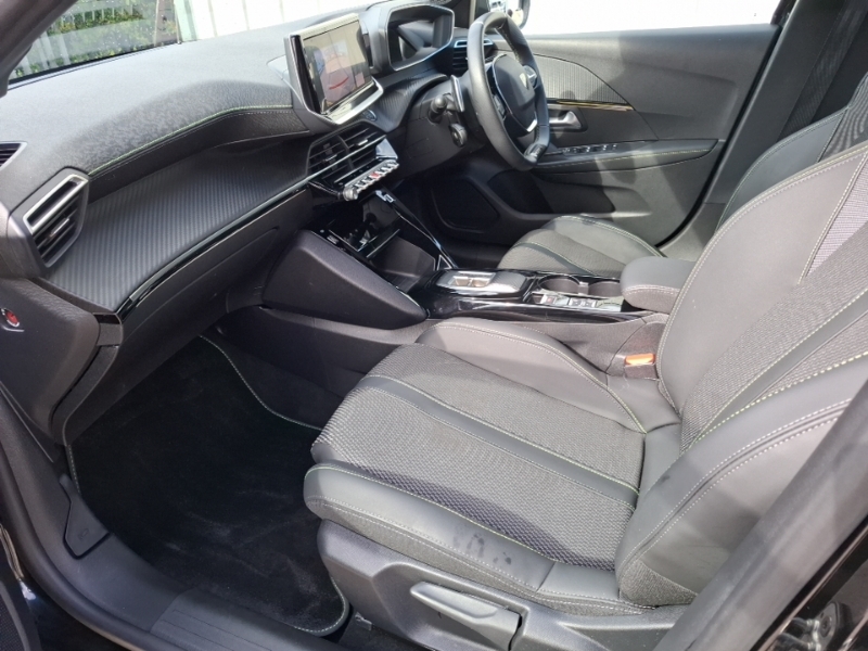 Peugeot 208 1.2 Hybrid 136 Gt E-dsc6 AE25YLD Black #5