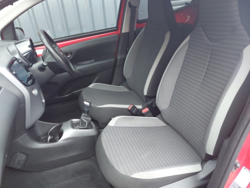 Toyota Aygo 1.0 Vvt-i X-trend SA19OVB Red #5