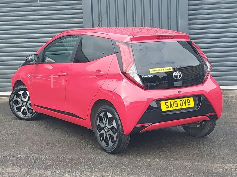 Toyota Aygo 1.0 Vvt-i X-trend SA19OVB Red #2