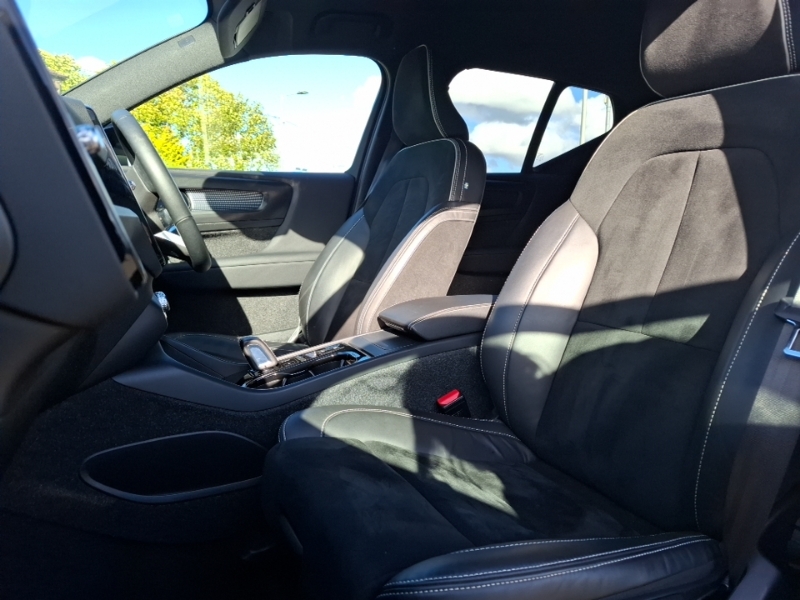 Volvo XC40 1.5 T3 163 R Design Geartronic DK22MXW Black #5