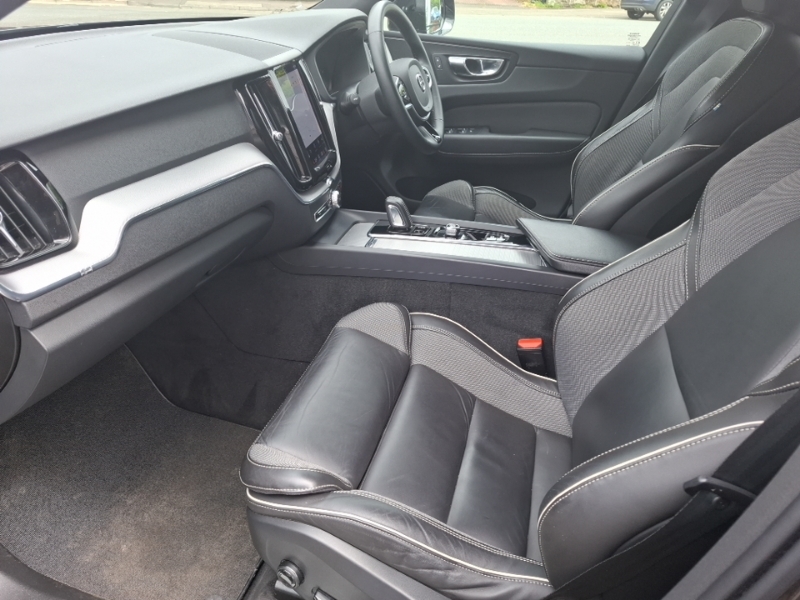 Volvo XC60 2.0 B5p R Design Geartronic SN22JOH Grey #5