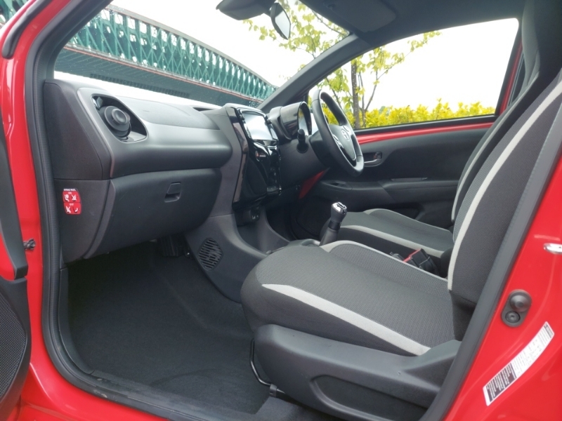 Toyota Aygo 1.0 Vvt-i X-trend Tss Red #5