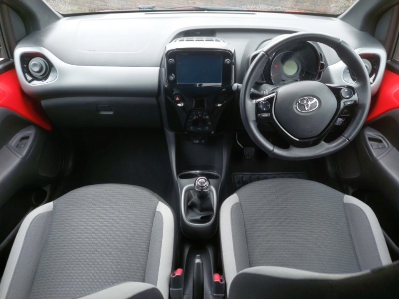 Toyota Aygo 1.0 Vvt-i X-trend Tss Red #3