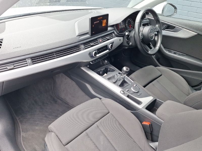 Audi A4 1.4T Fsi Sport YG16VPY White #5
