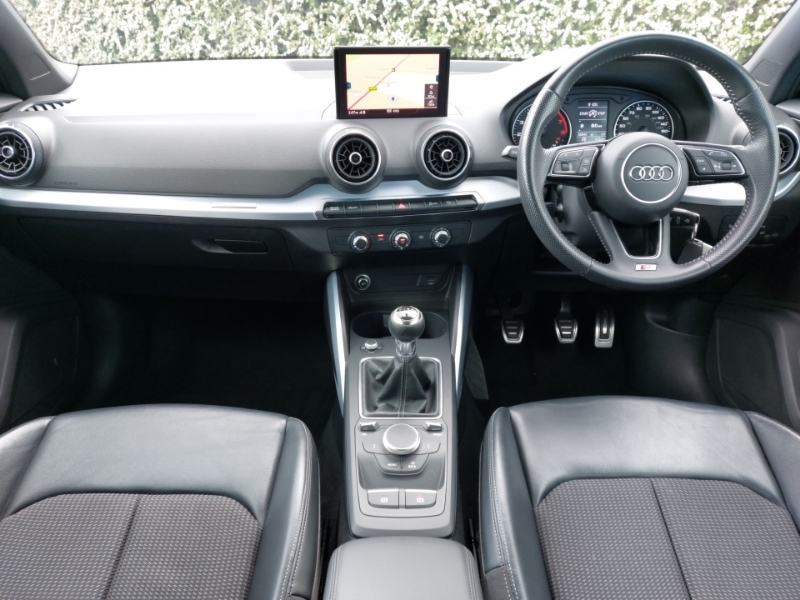 Audi Q2 35 Tfsi S Line YS68NKU White #3