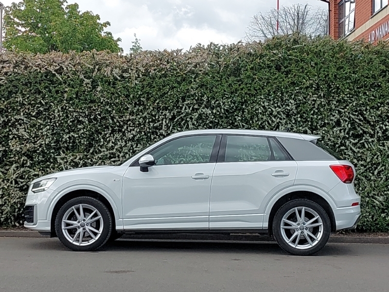 Audi Q2 35 Tfsi S Line YS68NKU White #4
