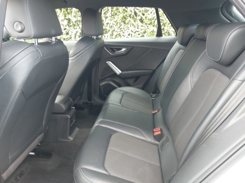 Audi Q2 35 Tfsi S Line YS68NKU White #6