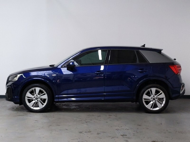 Audi Q2 35 Tfsi S Line S Tronic EK23WTP Blue #4