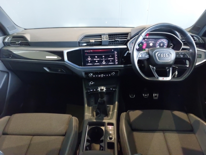 Audi Q3 35 Tfsi Black Edition DE21VFU Black #3