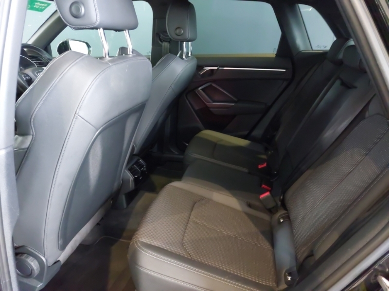 Audi Q3 35 Tfsi Black Edition DE21VFU Black #6