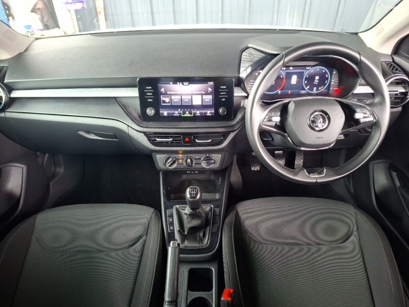 Skoda Fabia 1.0 Mpi 80 Colour Edition GL23ETK White #3