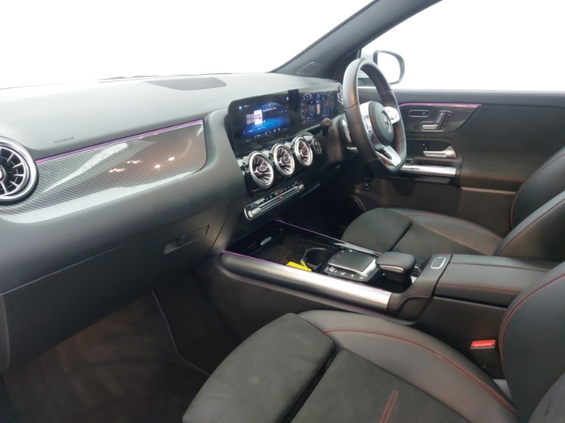 Mercedes-Benz GLA Class Gla 180 Amg Line Premium Plus CX21ZKH White #5