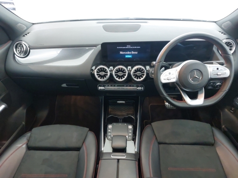 Mercedes-Benz GLA Class Gla 180 Amg Line Premium Plus CX21ZKH White #3