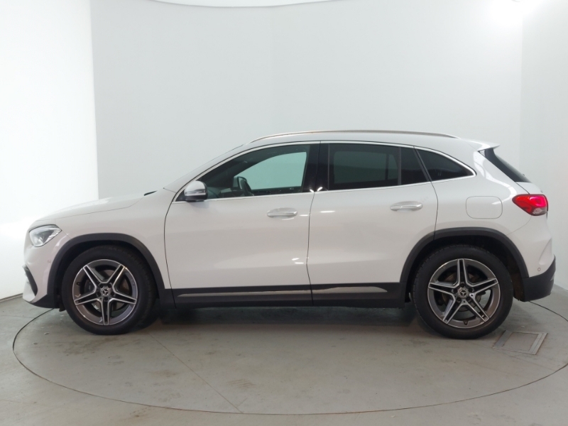 Mercedes-Benz GLA Class Gla 180 Amg Line Premium Plus CX21ZKH White #4
