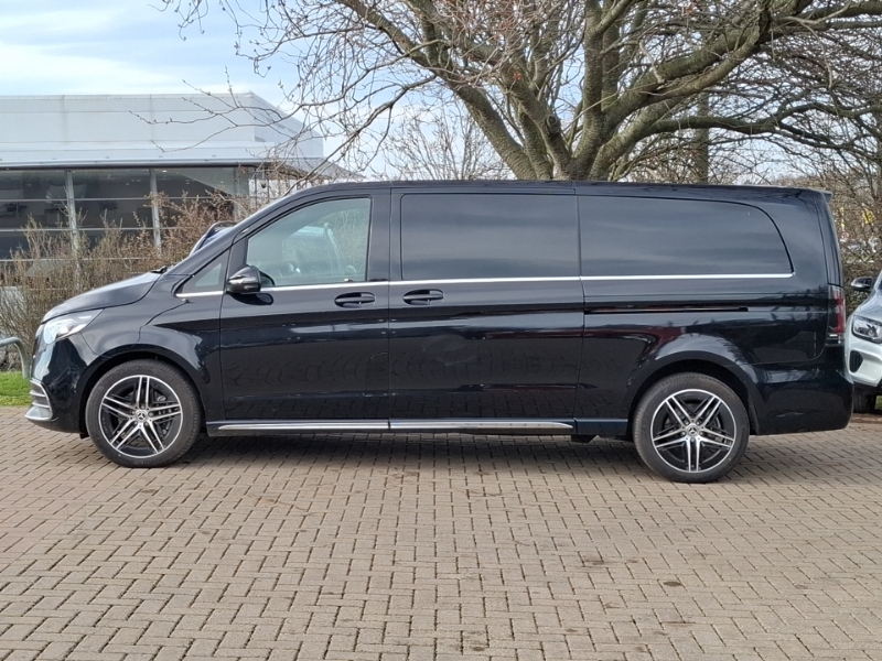 Mercedes-Benz V Class V300 D Premium Amg Line 9G-tronic Extra Long Black #4