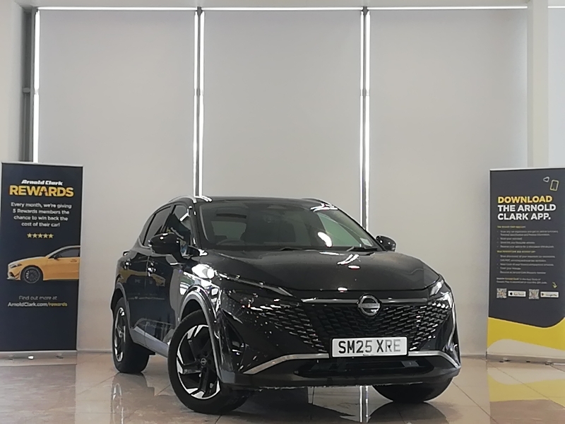 Nissan Qashqai 1.3 Dig-t Mh N-connecta Glass Roof Black