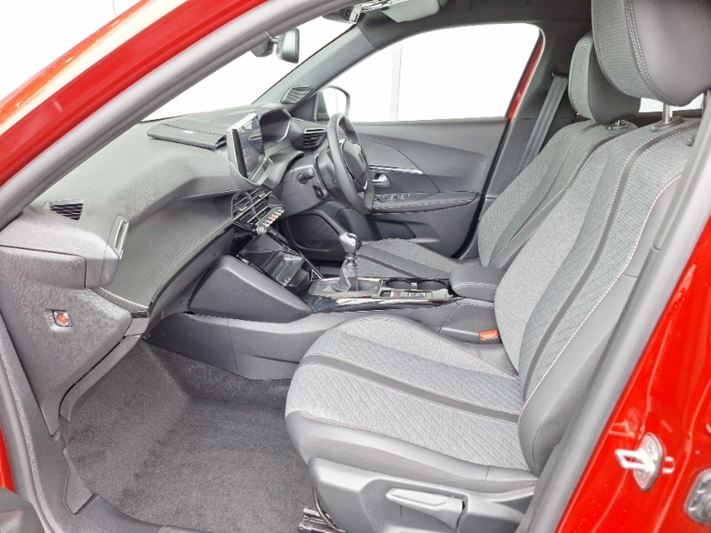 Peugeot 2008 1.2 Puretech 130 Allure Red #5