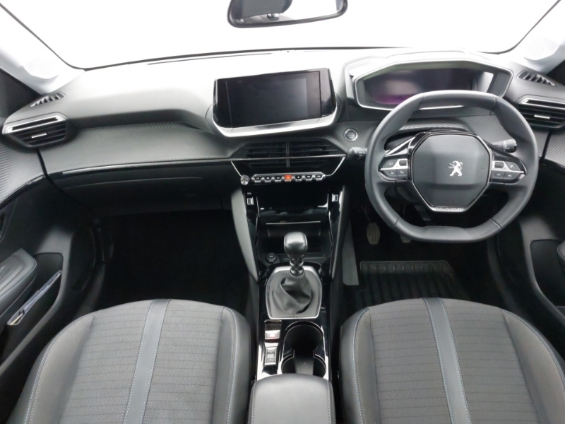 Peugeot 208 1.2 Puretech 100 Allure Premium SM22VNR White #3