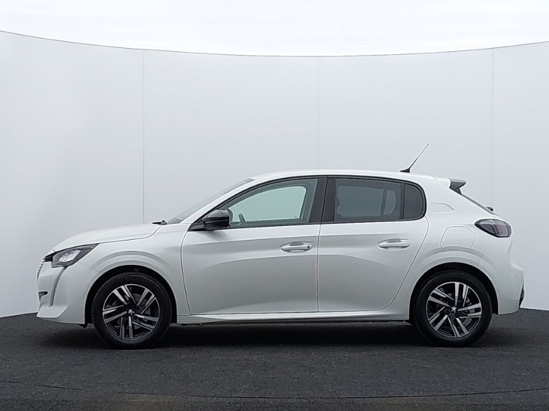 Peugeot 208 1.2 Puretech 100 Allure Premium SM22VNR White #4