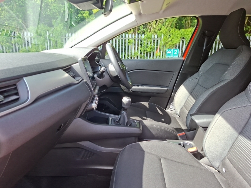 Renault Captur 1.0 Tce 100 Iconic YG70VNW Red #5