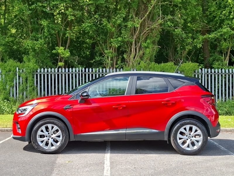 Renault Captur 1.0 Tce 100 Iconic YG70VNW Red #4
