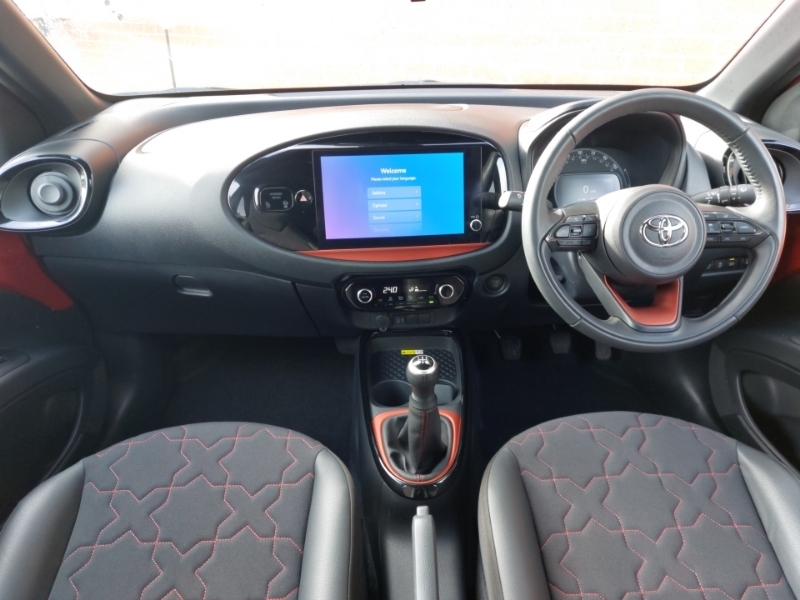 Toyota Aygo X 1.0 Vvt-i Exclusive SD24WKP Red #3