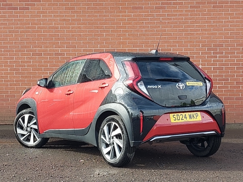 Toyota Aygo X 1.0 Vvt-i Exclusive SD24WKP Red #2