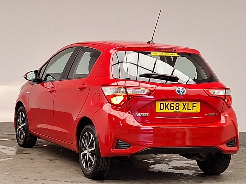 Toyota Yaris 1.5 Hybrid Icon Tech Cvt DK68XLF Red #2