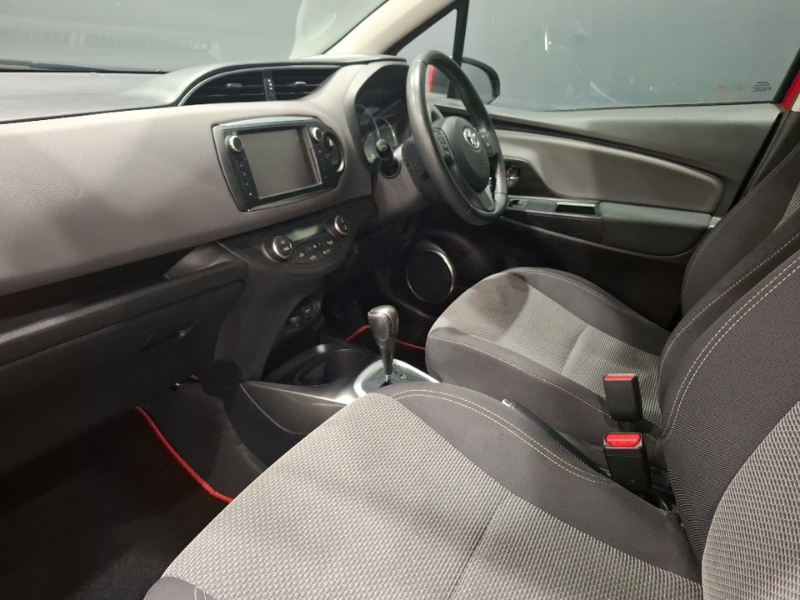 Toyota Yaris 1.5 Hybrid Icon Cvt YC17VBY Red #5