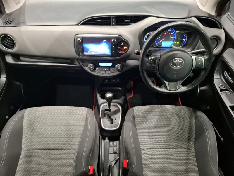 Toyota Yaris 1.5 Hybrid Icon Cvt YC17VBY Red #3