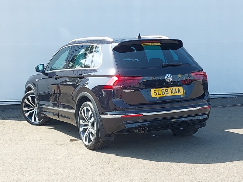 Volkswagen Tiguan 2.0 Tdi 150 R-line Tech Dsg SC69XAA Black #2